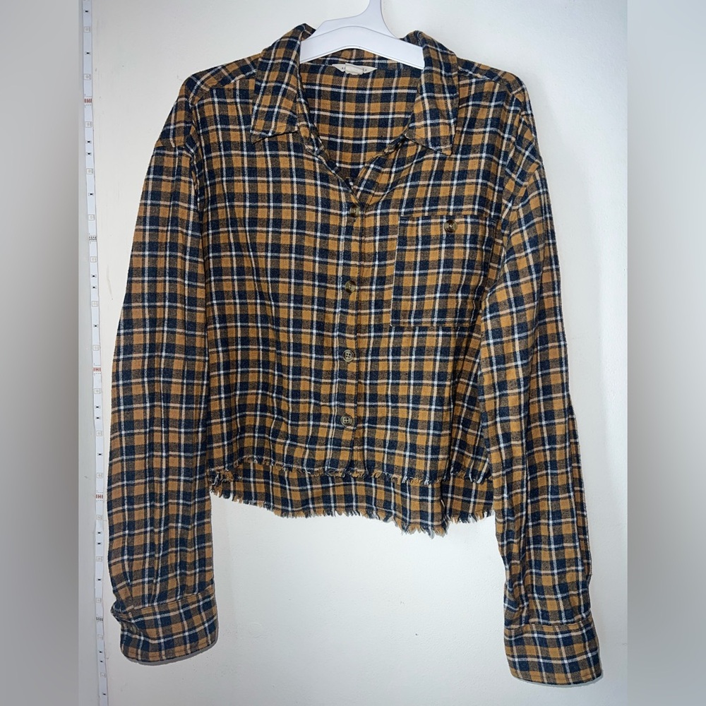 Plaid Cropped Button-Down Frayed Hem Shirt